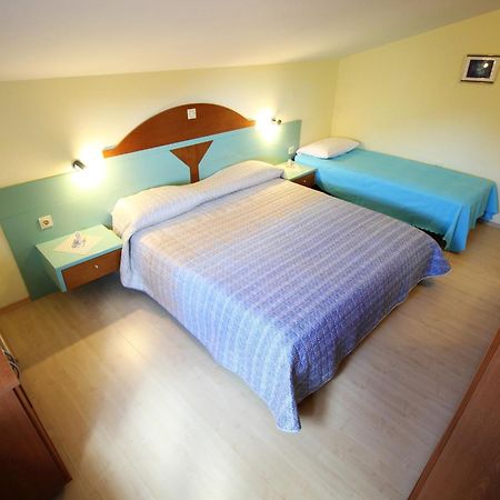 Apartments With A Parking Space Zadar - Diklo, Zadar - 5880 الغرفة الصورة